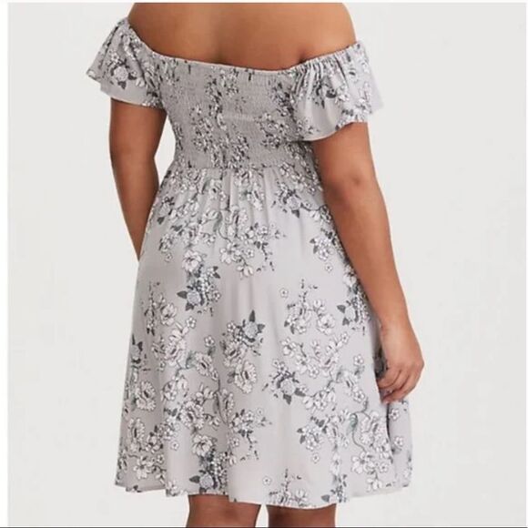 Torrid gray floral off the shoulder fit flare 1x - Picture 3 of 13